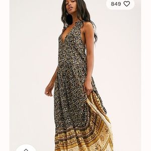 Host pick 🎉 Spell Dahlia Maxi dress